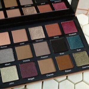 Sydney Grace Enduring Love Palette
